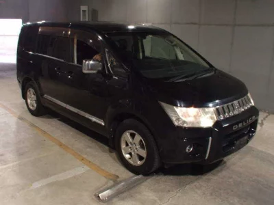 MITSUBISHI DELICA D5