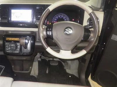 SUZUKI MRWAGON