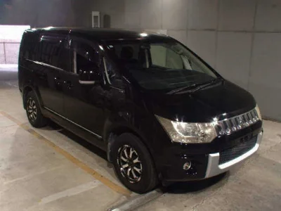 MITSUBISHI DELICA D5