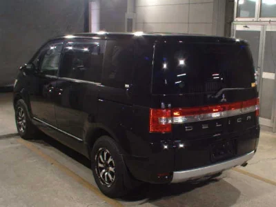MITSUBISHI DELICA D5
