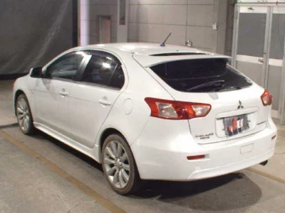 MITSUBISHI GALANT FORTIS SPORTBACK