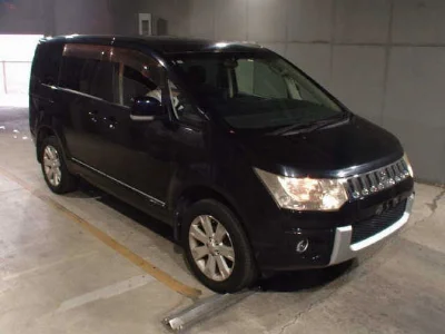 MITSUBISHI DELICA D5