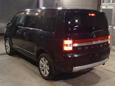MITSUBISHI DELICA D5