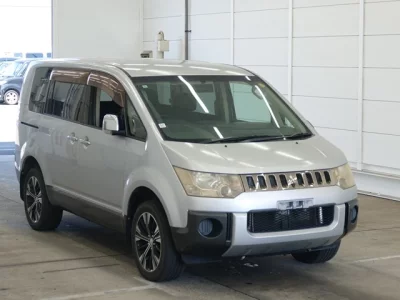 MITSUBISHI DELICA D5