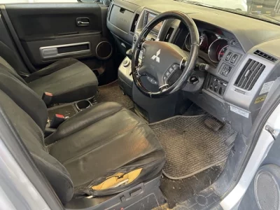 MITSUBISHI DELICA D5