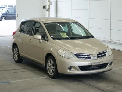 NISSAN TIIDA