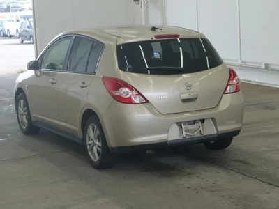 NISSAN TIIDA