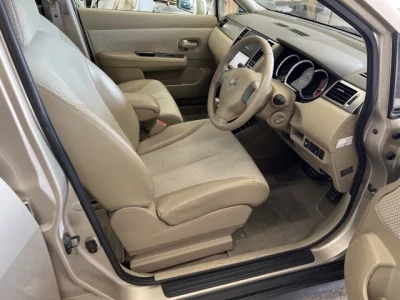 NISSAN TIIDA