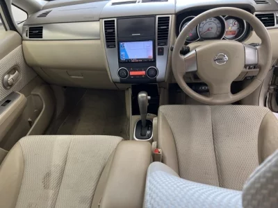 NISSAN TIIDA