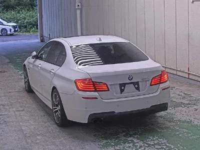 BMW 5 SERIES