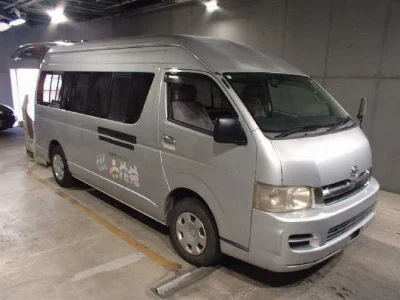 TOYOTA HIACE