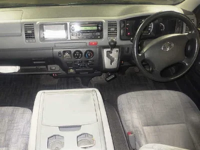 TOYOTA HIACE
