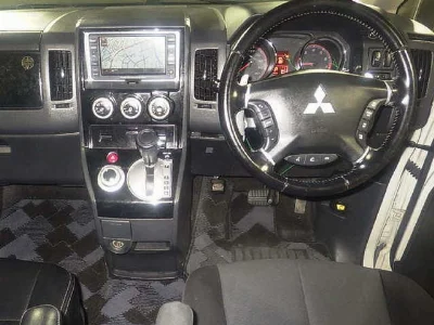 MITSUBISHI DELICA D5
