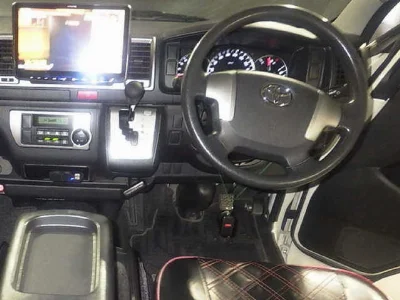 TOYOTA HIACE VAN