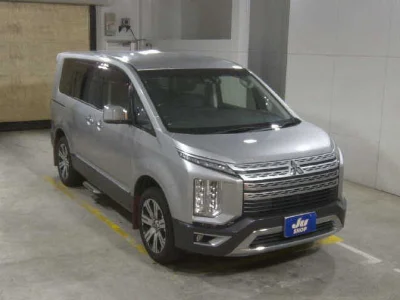 MITSUBISHI DELICA D5