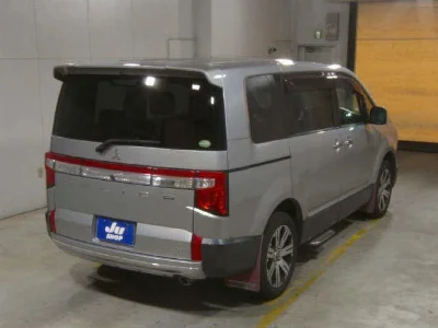 MITSUBISHI DELICA D5