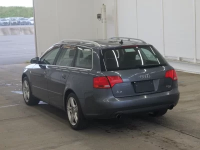 AUDI A4 AVANTE