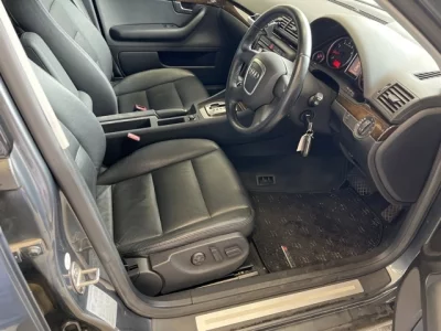 AUDI A4 AVANTE