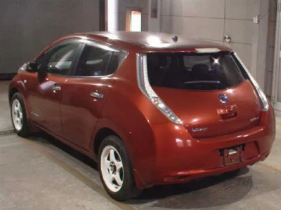 NISSAN LEAF