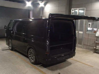 TOYOTA REGIUS ACE VAN