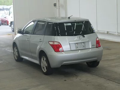 TOYOTA IST