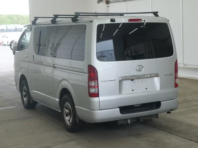 TOYOTA REGIUS ACE VAN