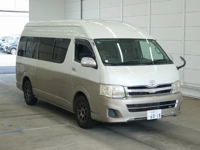 TOYOTA HIACE