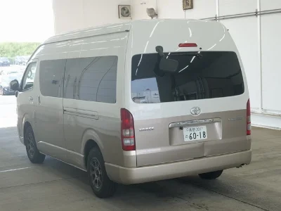 TOYOTA HIACE