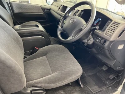 TOYOTA HIACE