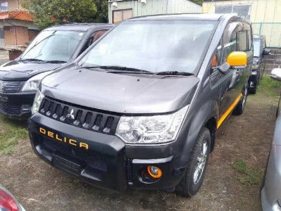 MITSUBISHI DELICA WAGON