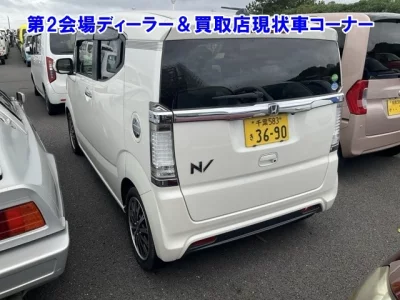 HONDA N BOX SLASH