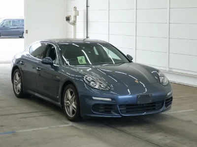 PORSCHE PANAMERA