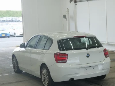 BMW 1 SERIES