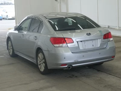 SUBARU LEGACY B4