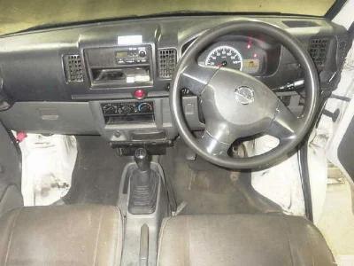 NISSAN CLIPPER VAN