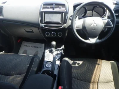 MITSUBISHI RVR