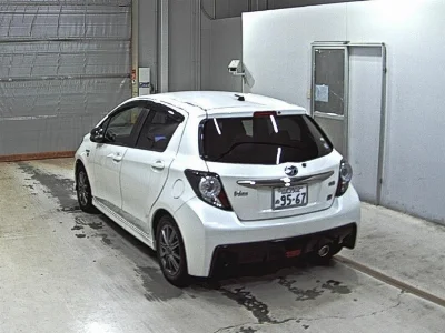 TOYOTA VITZ