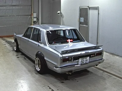 NISSAN SKYLINE