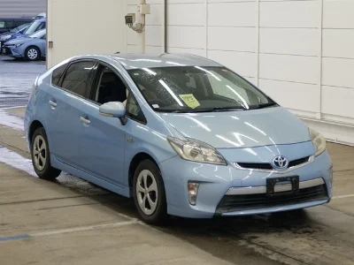 TOYOTA PRIUS PHV