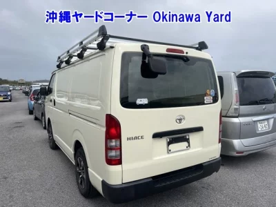 TOYOTA HIACE VAN