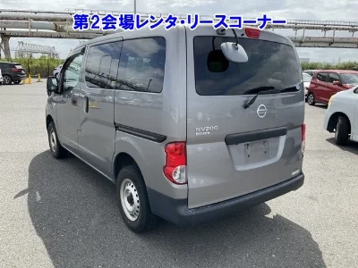 NISSAN NV200