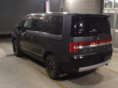 MITSUBISHI DELICA D5