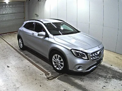 MERCEDES BENZ GLA