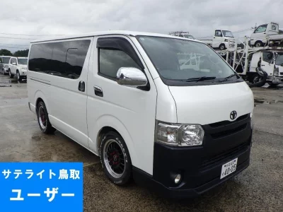TOYOTA HIACE VAN
