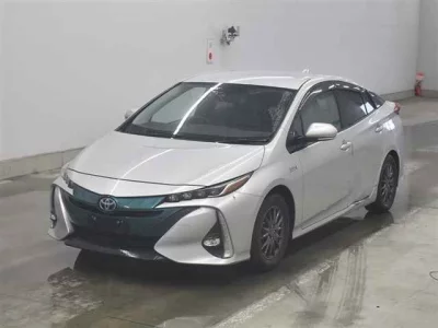 TOYOTA PRIUS PHV