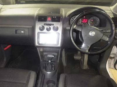 VOLKSWAGEN GOLF TOURAN
