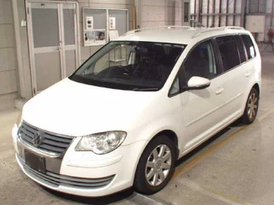 VOLKSWAGEN GOLF TOURAN