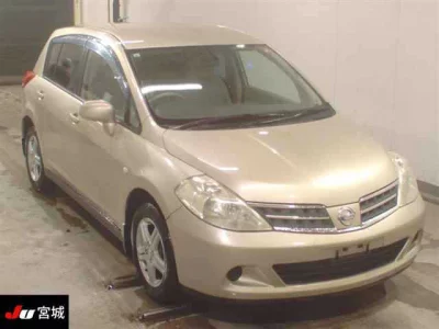NISSAN TIIDA