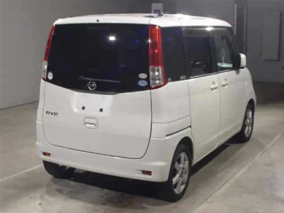 NISSAN ROOX
