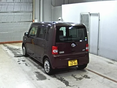 TOYOTA PIXIS SPACE